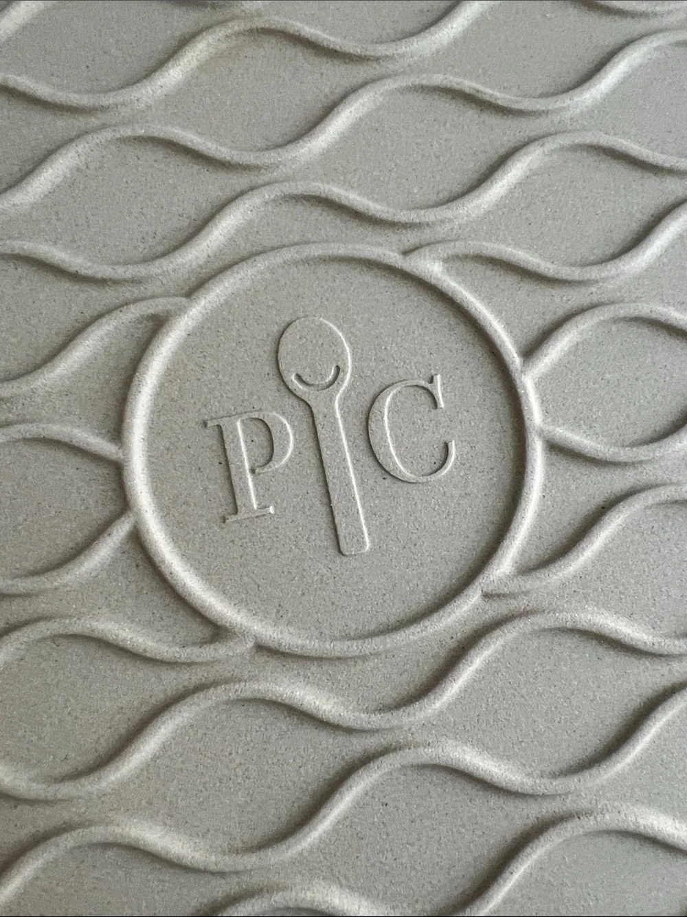 Pampered Chef 9 Inch Personal Pizza Stone Stoneware Light Taupe